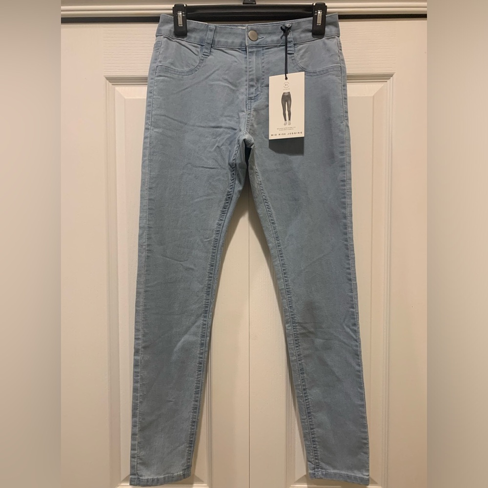 NWT- Women’s 91 Cotton On Mid Rise Jegging. Size US 6. Made in Australia.
